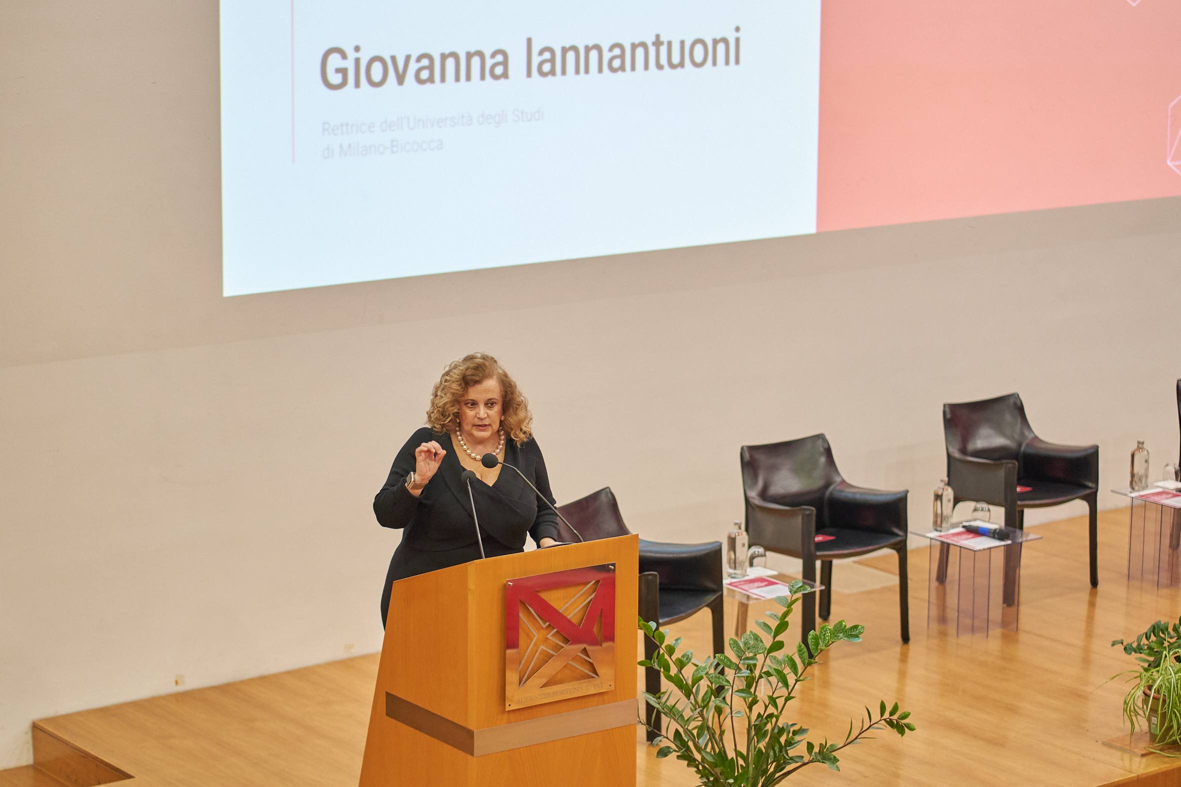 La Rettrice, Giovanna Iannantuoni