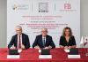 La firma del Memorandum (da sinistra Marco Emilio Orlandi, Sir Edward Byrne, Giovanna Iannantuoni)