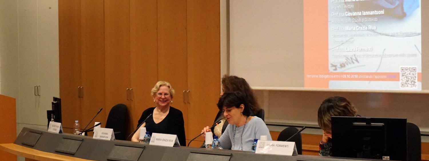 Tavolo della lectio della prof.ssa Adams St. Pierre