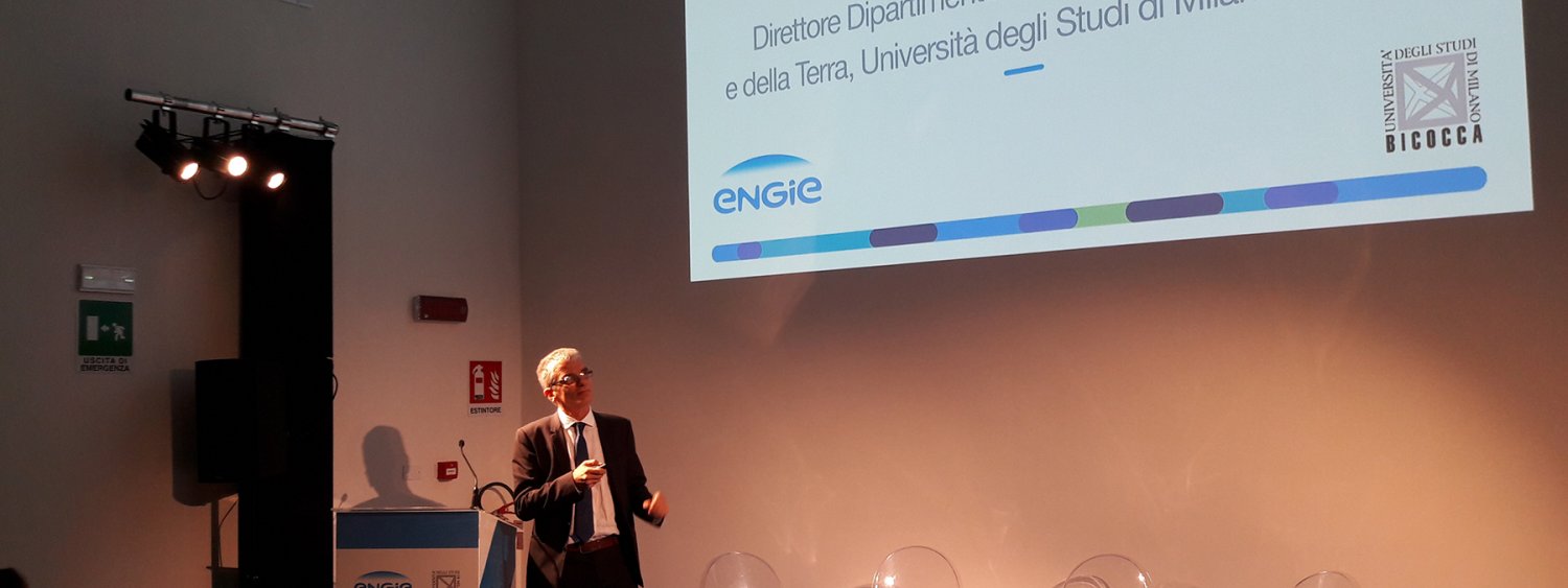 convegno all'interno della torre sarca