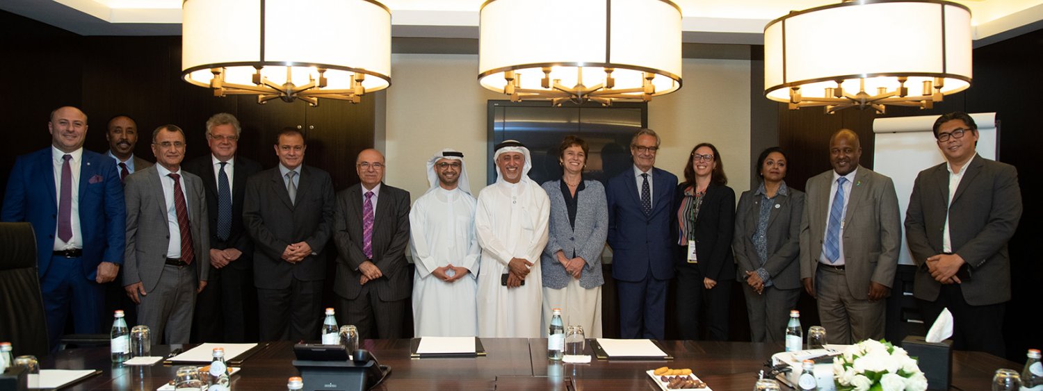 foto ufficiale intera delegazione a Dubai