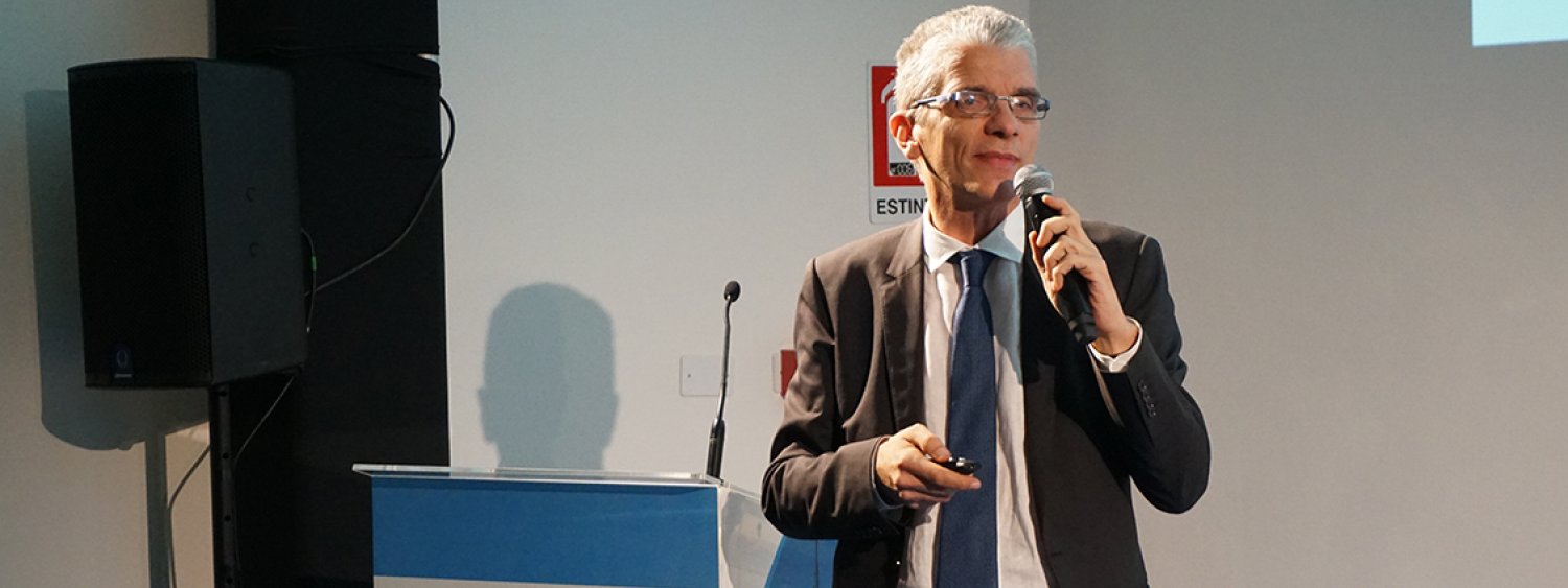 Prof. Orlandi parla ad un convegno