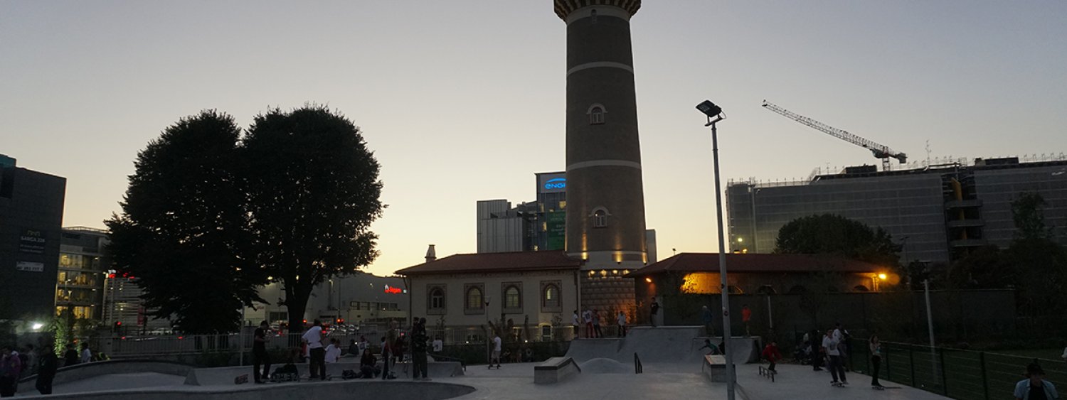 foto panoramica della torre sarca 