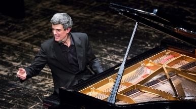 Emanuele Ferrari al pianoforte