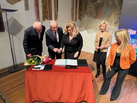 La firma del protocollo