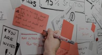 muro con postit e idee